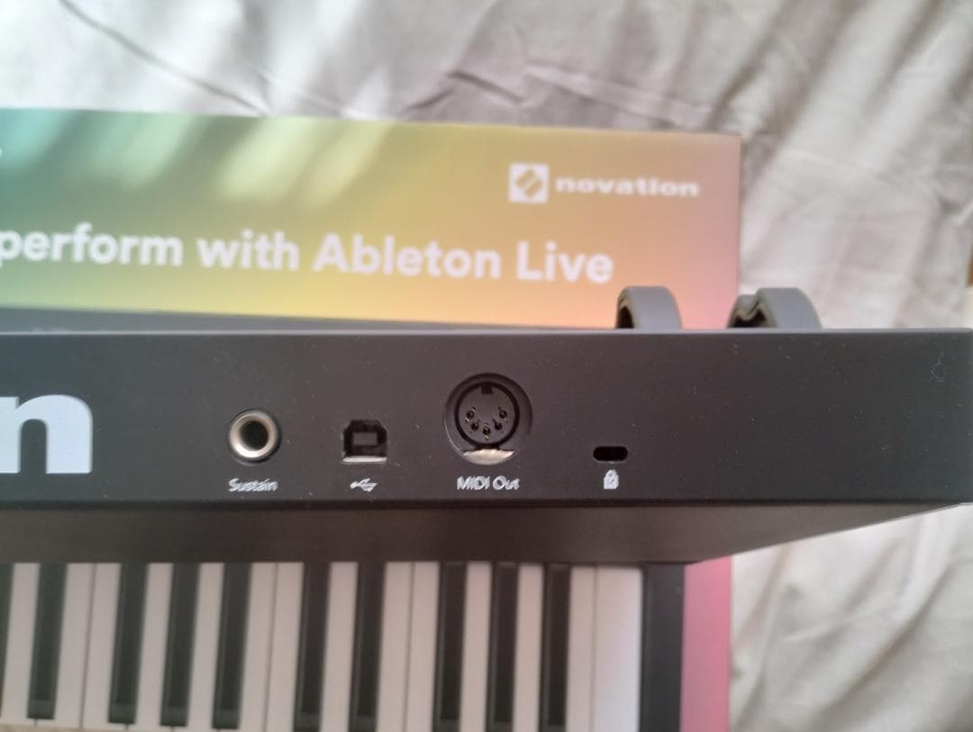【美品・動作確認済】NOVATION Launchkey 37 MK3 元箱あり