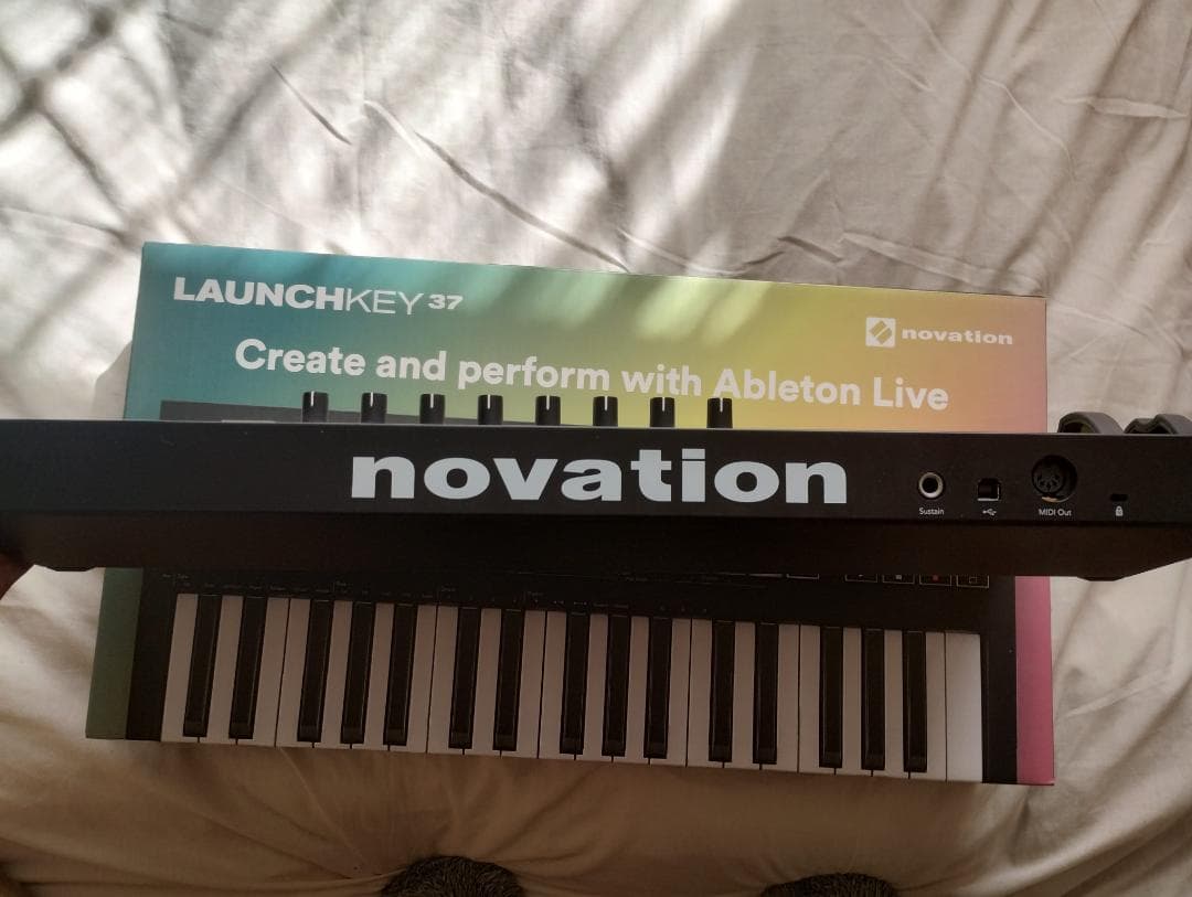 【美品・動作確認済】NOVATION Launchkey 37 MK3 元箱あり
