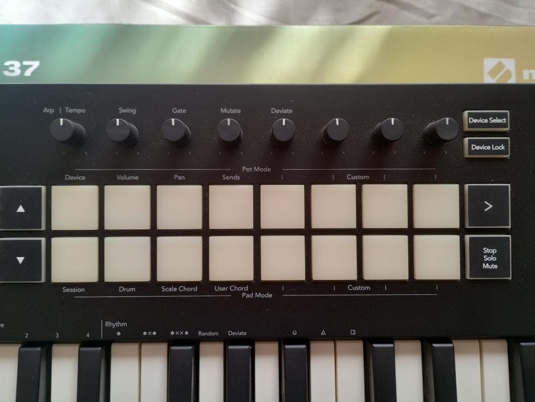 【美品・動作確認済】NOVATION Launchkey 37 MK3 元箱あり