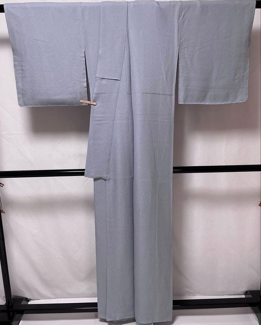 b331 正絹　袷　色無地　一つ紋　グレー　未使用しつけ付極美品　着物