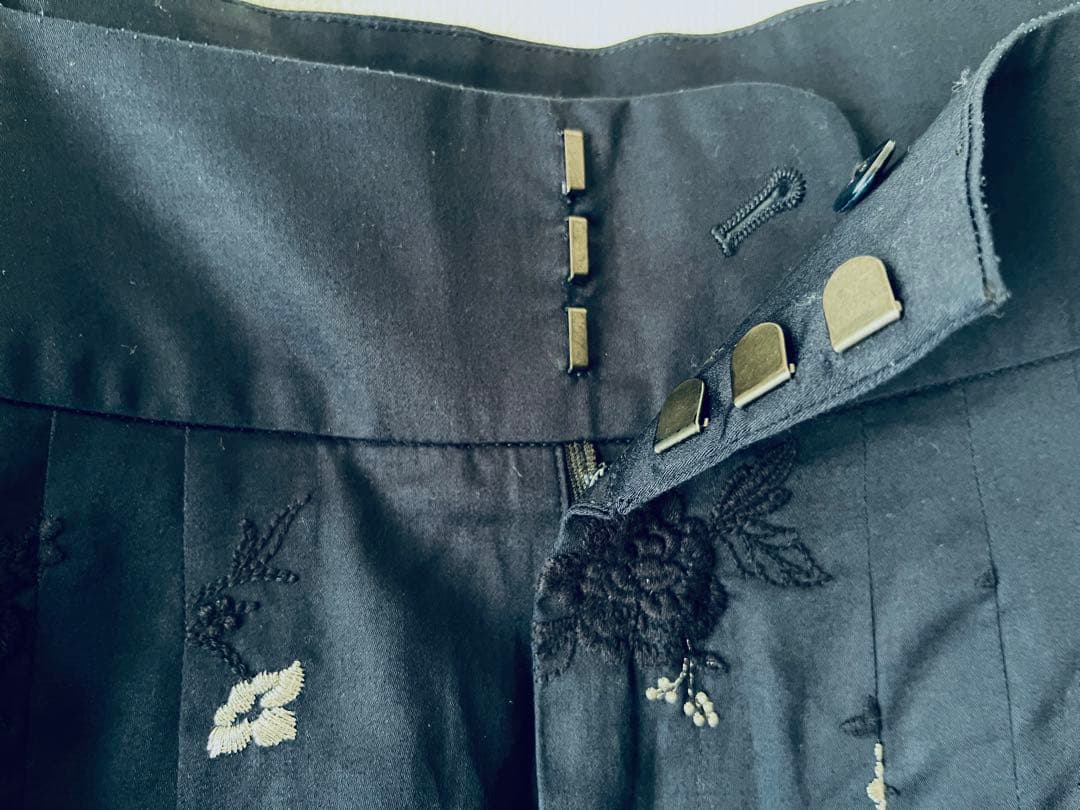 【最最終値下げ】mame kurogouchi 刺繍入りフレアハーフパンツ