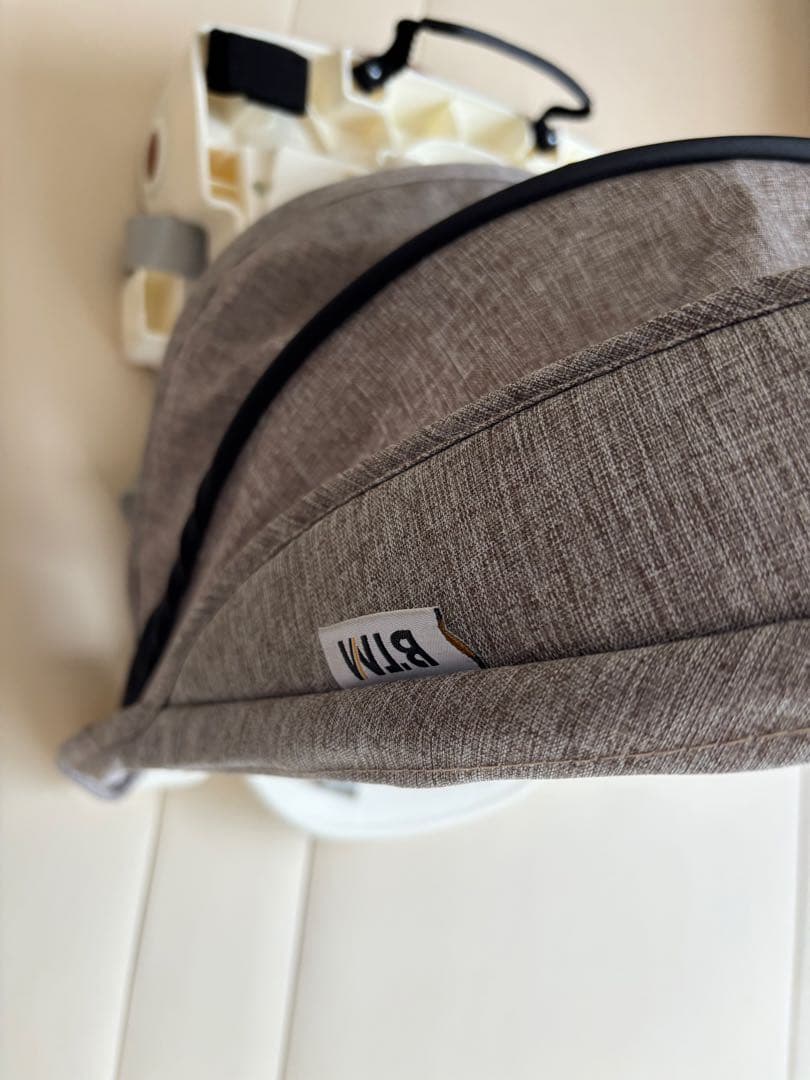 にゃん　BTM 三輪車　完全折り畳みタイプ　ベージュ×ブラウン