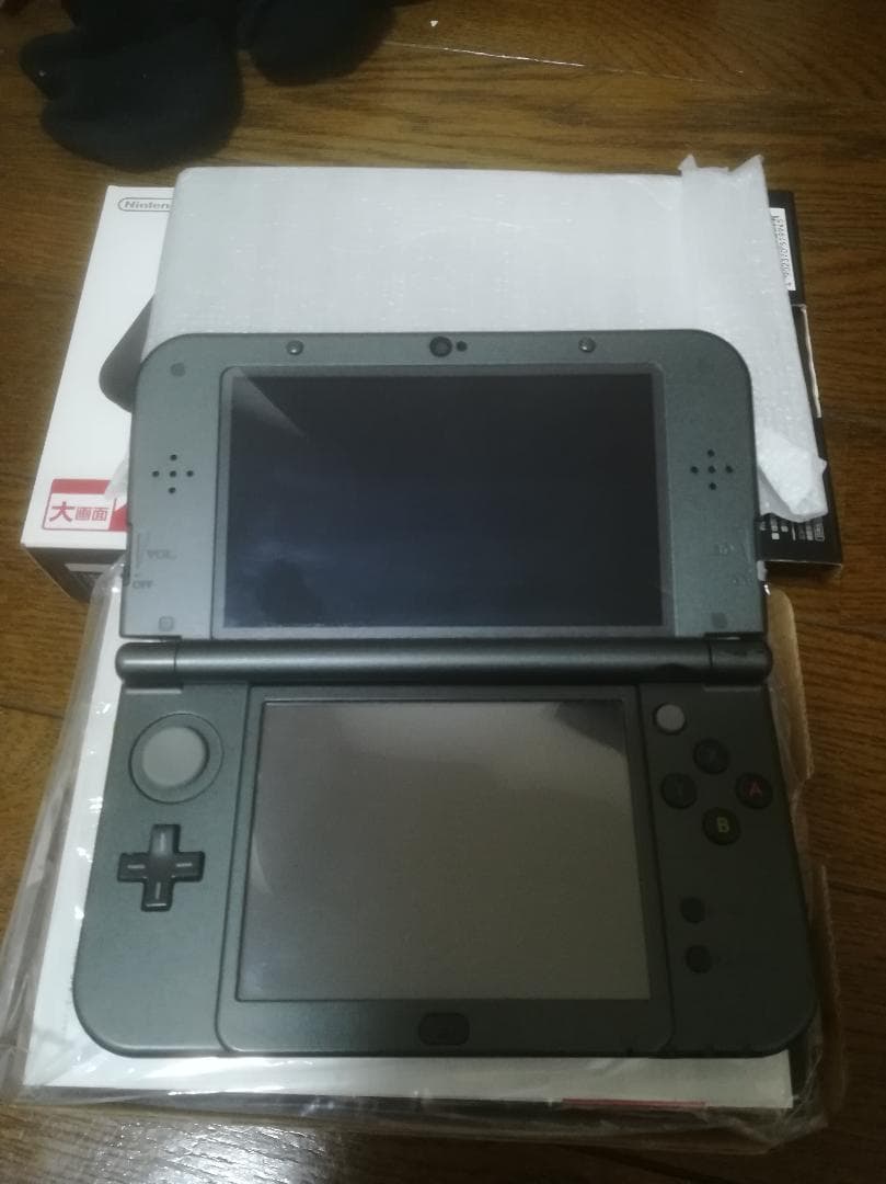 newニンテンドー3DS LL ブラック　ソフトつき