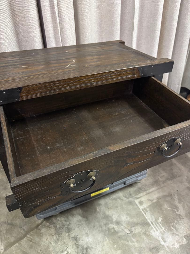 希少な日本製 車箪笥 時代箪笥