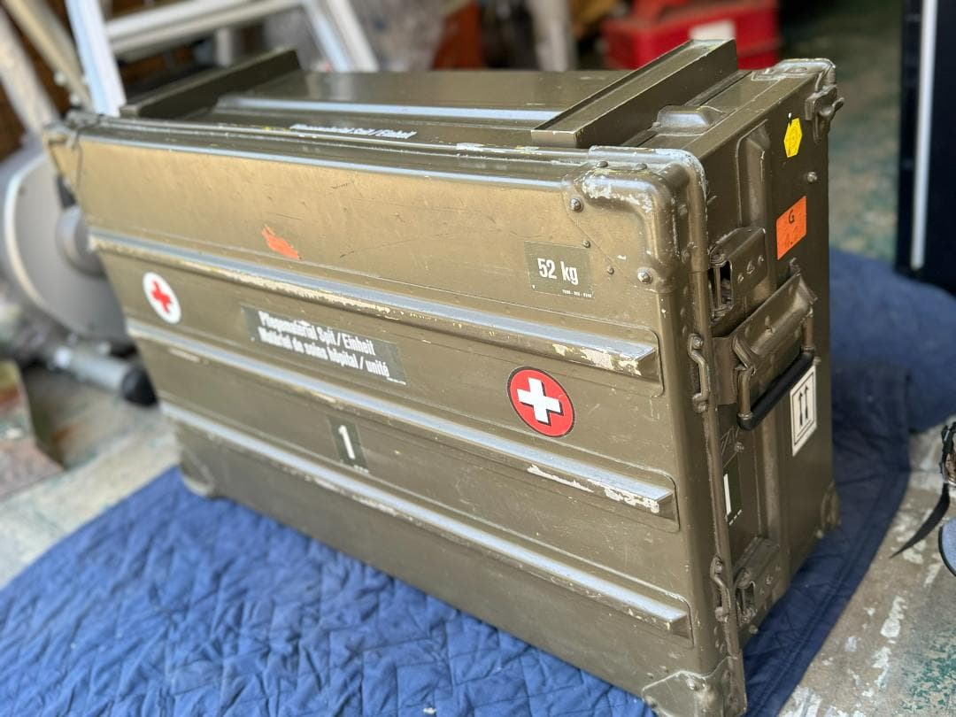 ミリタリーケース 引き出し 医療用のオリーブドラブ収納ボックス、赤十字マーク付き