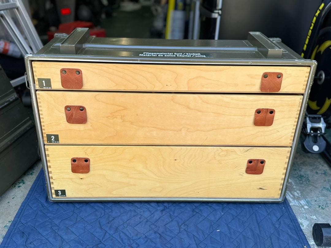 ミリタリーケース 引き出し 医療用のオリーブドラブ収納ボックス、赤十字マーク付き