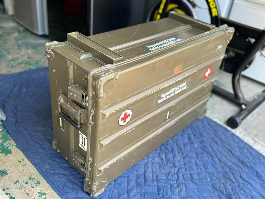ミリタリーケース 引き出し 医療用のオリーブドラブ収納ボックス、赤十字マーク付き
