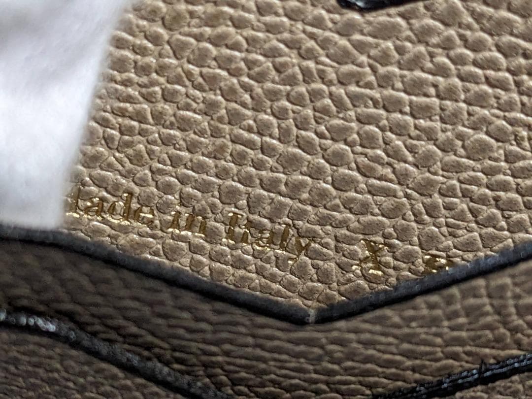 未使用品 ヴァレクストラ ソフトカーフスキン 二つ折り マネークリップ 財布