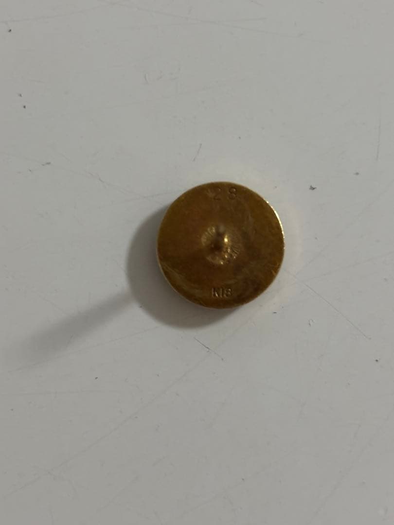 本物　18金 真　ピンバッチ