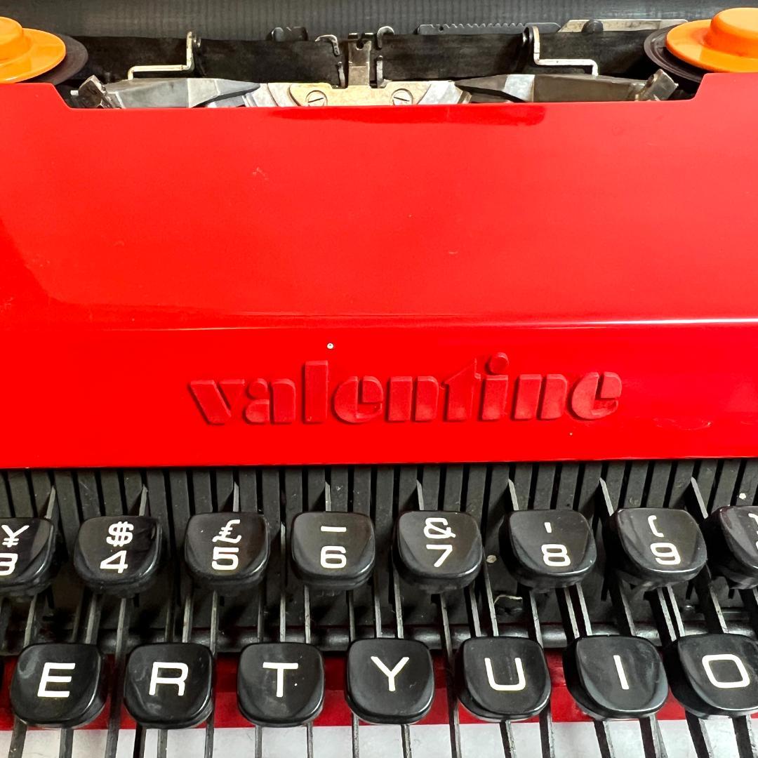 タイプライター オリベッティ バレンタイン、ヴィンテージ、動作良好、スペイン製