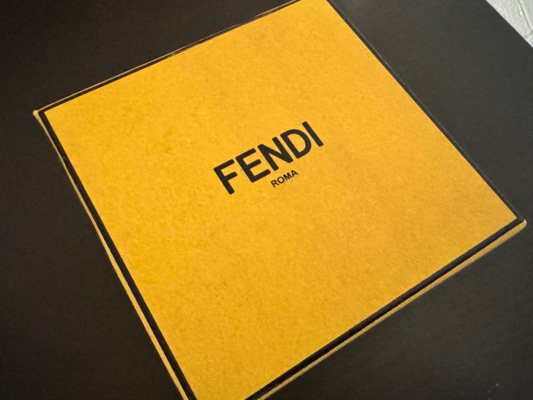 【10/10出品終了】美品⭐️FENDI FFピアス片耳 Man目黒蓮着用