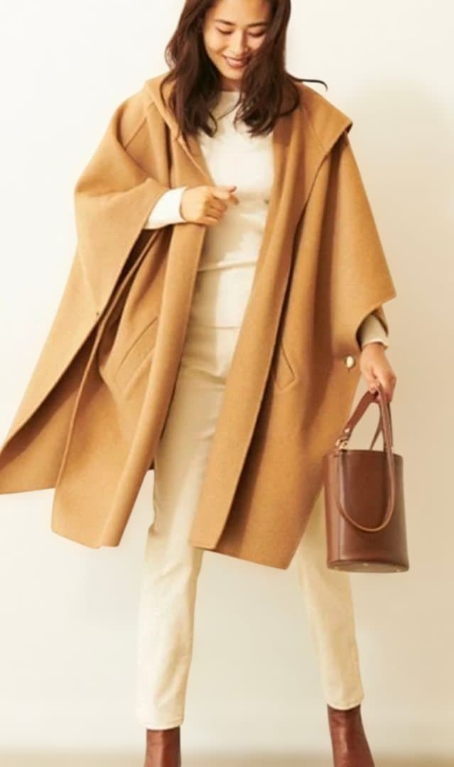 美品　ルーニィ ケープコート 金ボタン フード キャメル