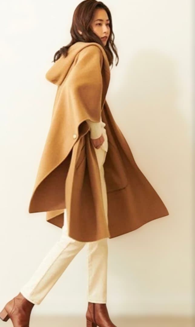 美品　ルーニィ ケープコート 金ボタン フード キャメル