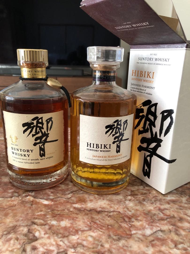 サントリーウイスキー　響17年　旧ボトル　金キャップ➕響17年表記有りの空瓶