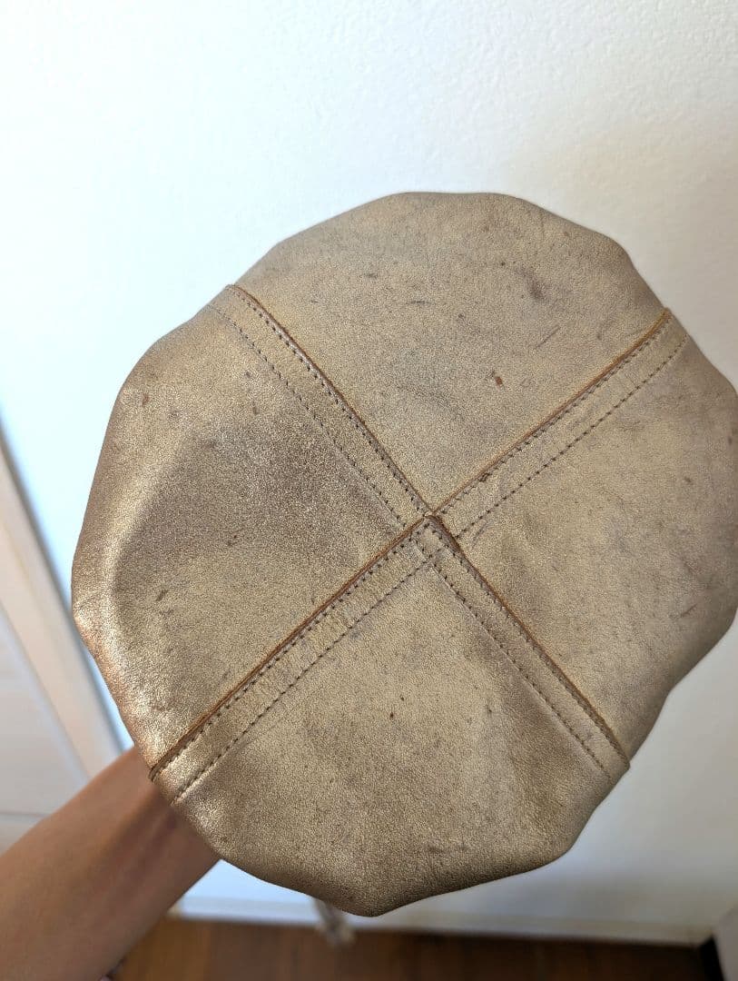 ILBISONTE 巾着レザーバッグ　ゴールド