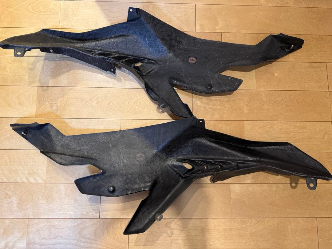 A-TECH エーテック タンクサイドカバーSPL ZX-25R ZX-4R用