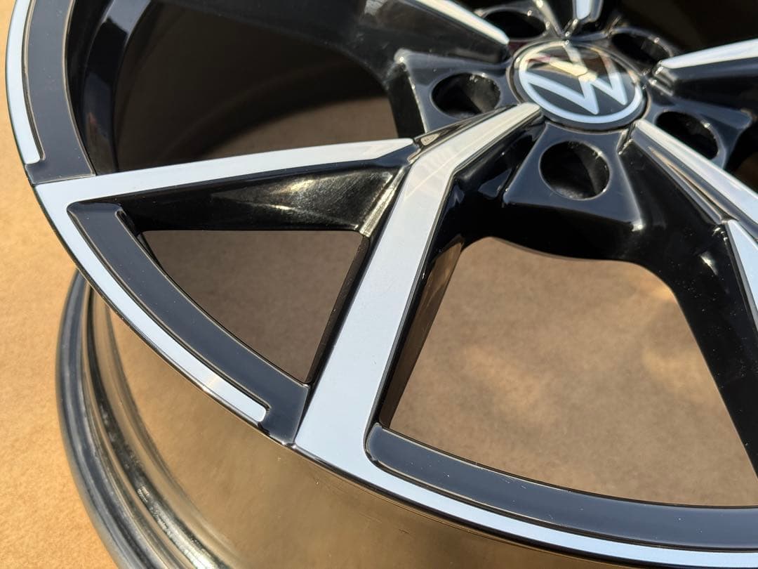 フォルクスワーゲン VW ゴルフ8GTI 純正ホイール Estoril