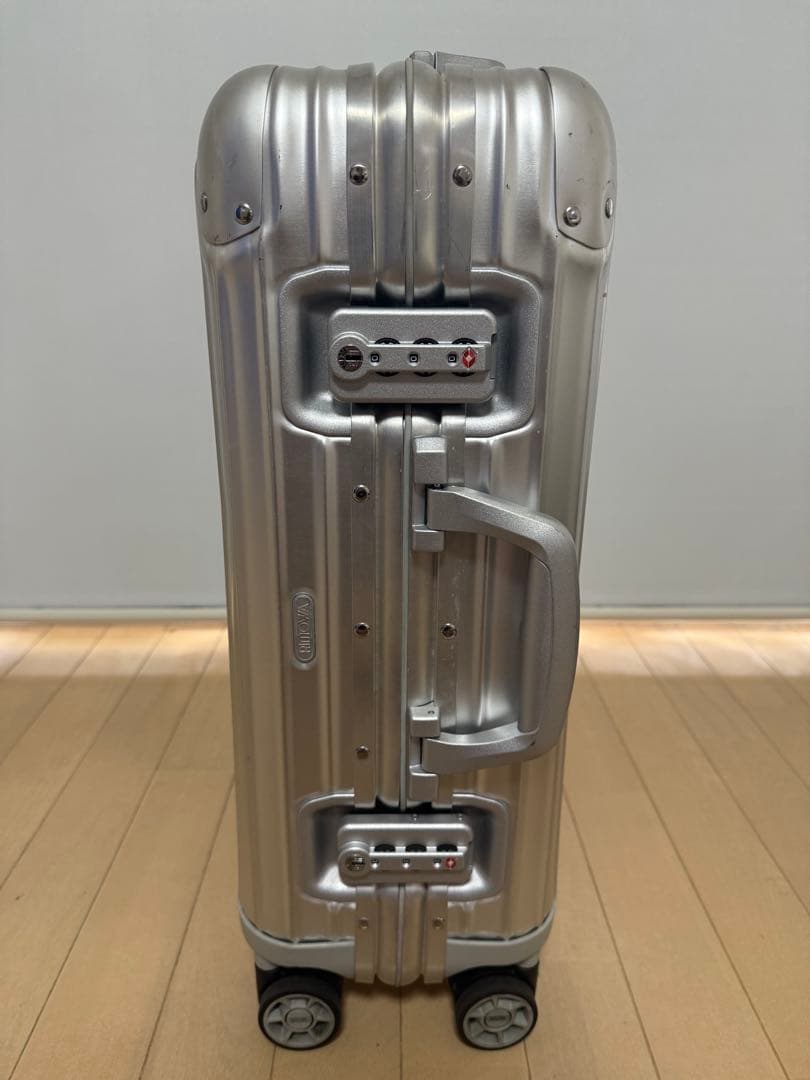 美品 リモワ トパーズ 32L 機内持ち込み 4輪 TSAロック マルチホイール