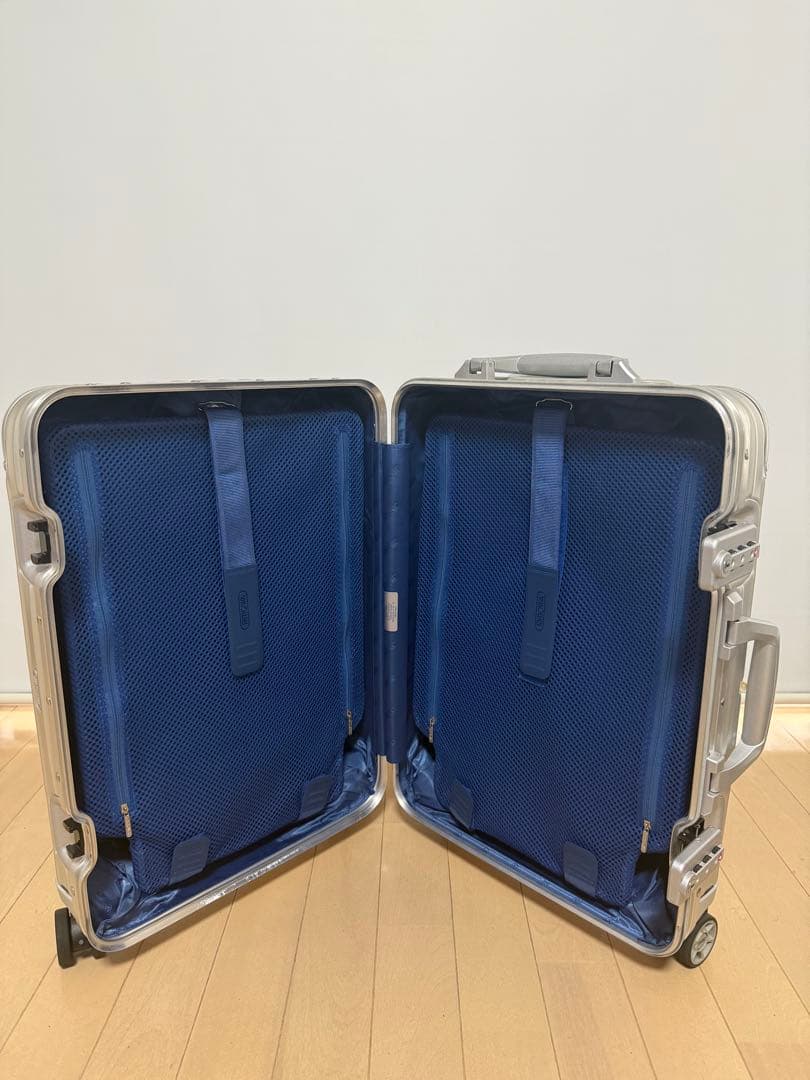 美品 リモワ トパーズ 32L 機内持ち込み 4輪 TSAロック マルチホイール