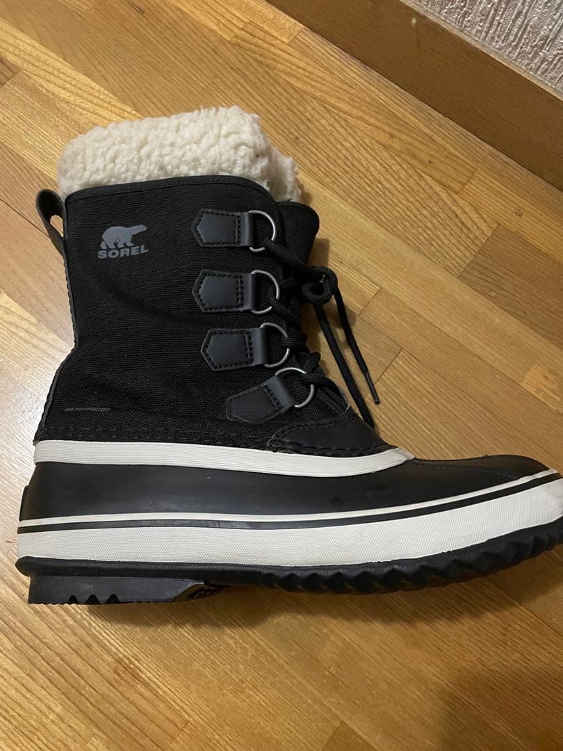 SOREL ファー付きウィンターブーツ 女性用 黒