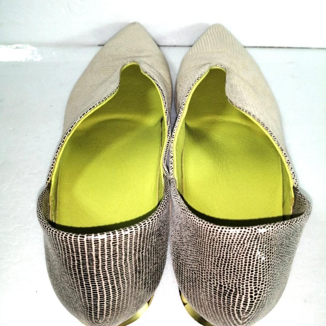 mana vカット　パンプス フラットシューズ