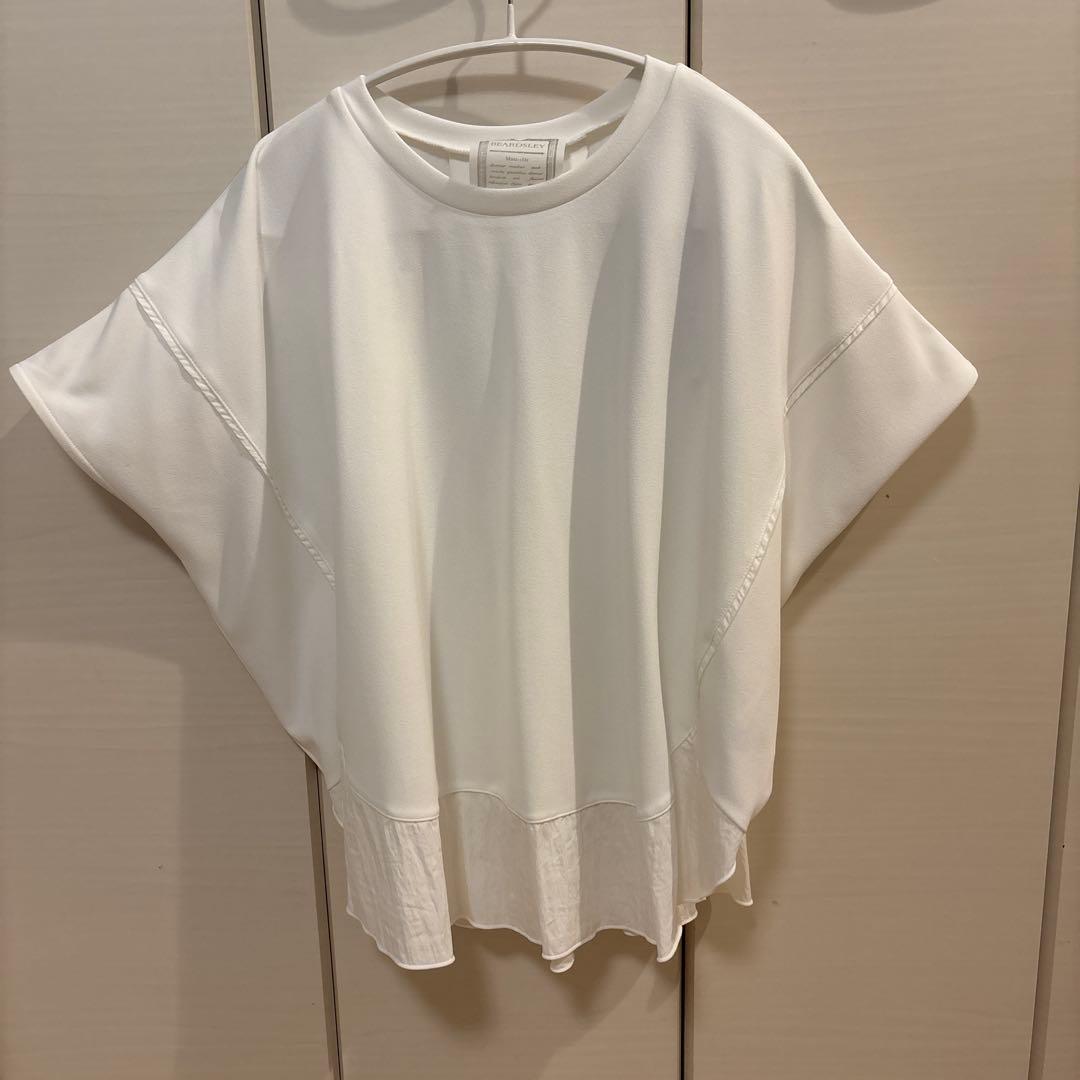 BEARDSLEYビアズリー　ラウンドヘムプルオーバー ホワイト