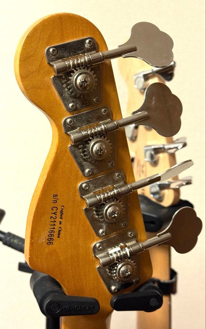 スクワイヤー　ベース　フェンダー　Squier