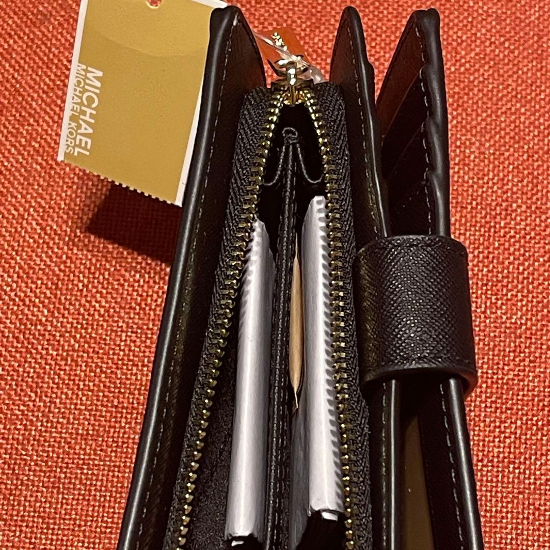 【新品未使用】マイケルコース 二つ折り財布