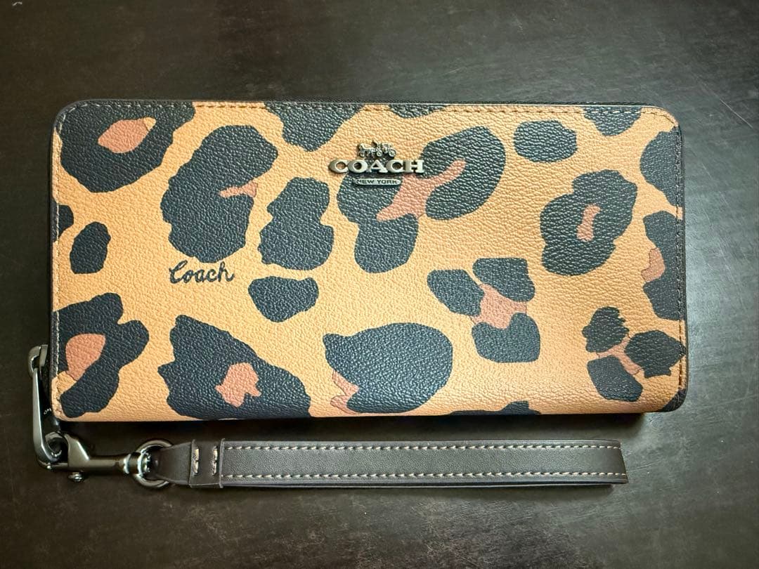 Coach レオパード柄 長財布