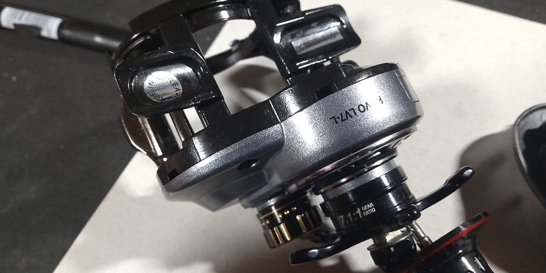 アブガルシア 16Revo LV7 32mm左 美品