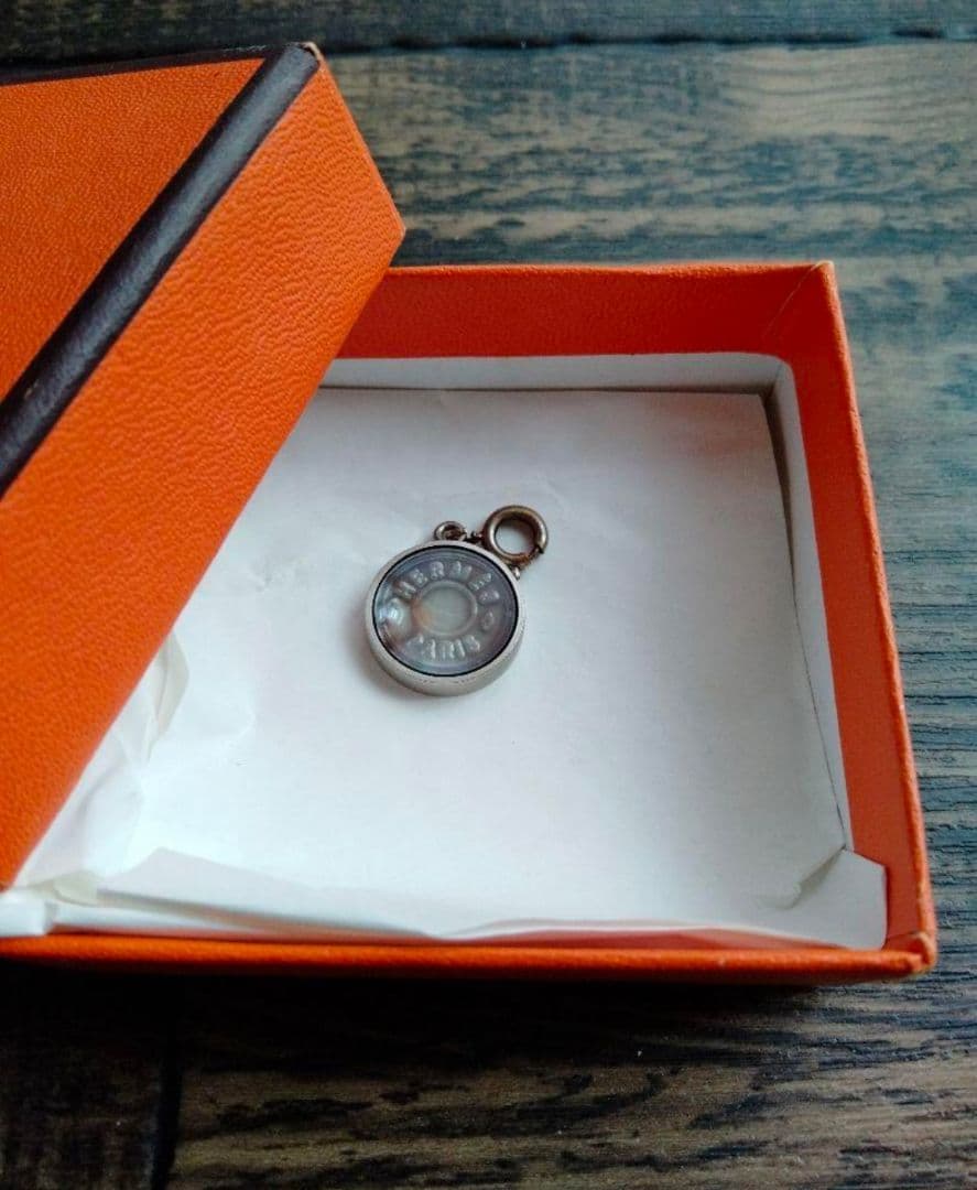 ★未使用★ HERMES セリエ シェル　ペンダントトップ チャーム