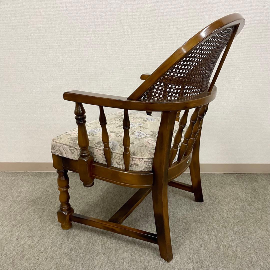 【カリモク】\"コロニアル\"CC3400 肘付食堂椅子 No.4