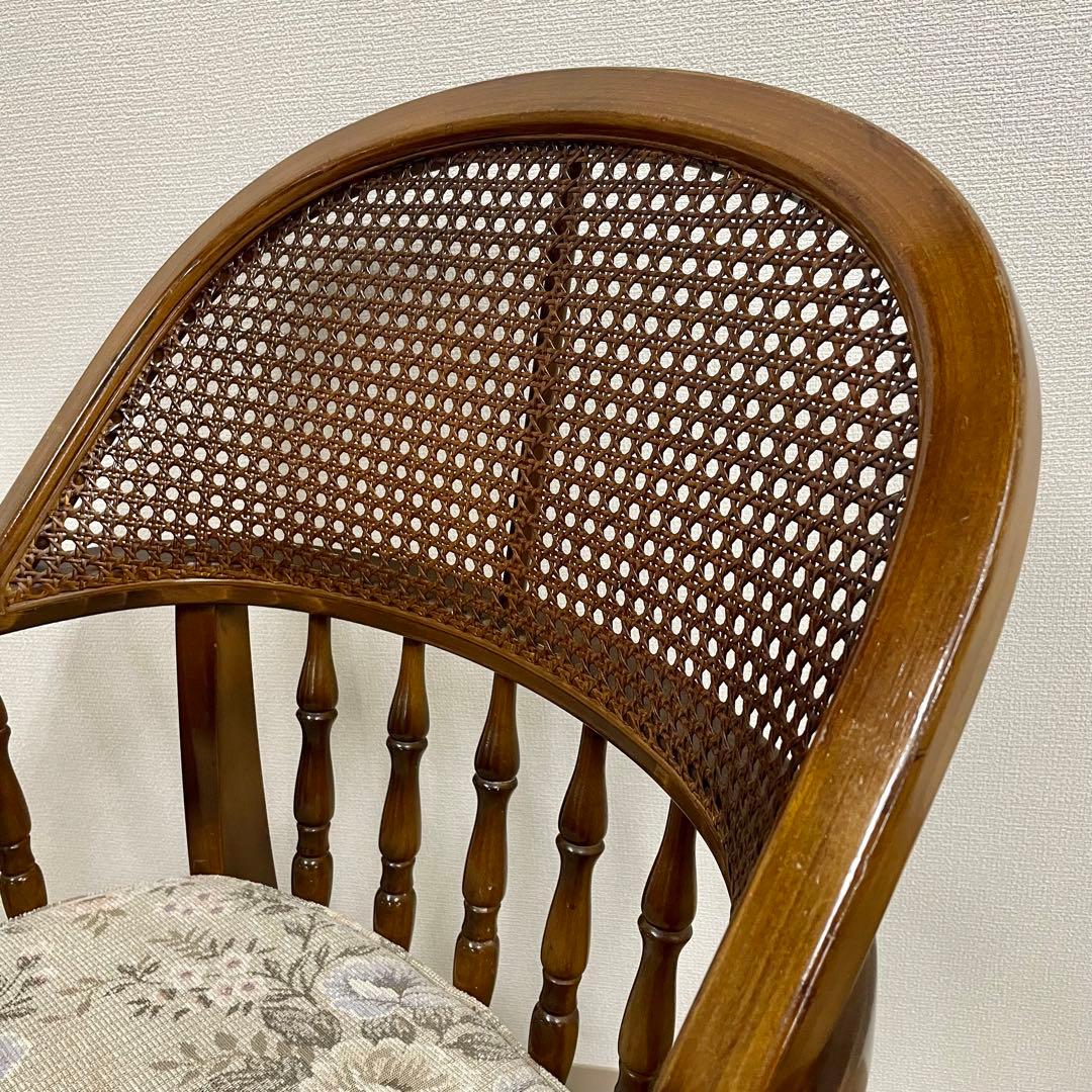 【カリモク】\"コロニアル\"CC3400 肘付食堂椅子 No.4