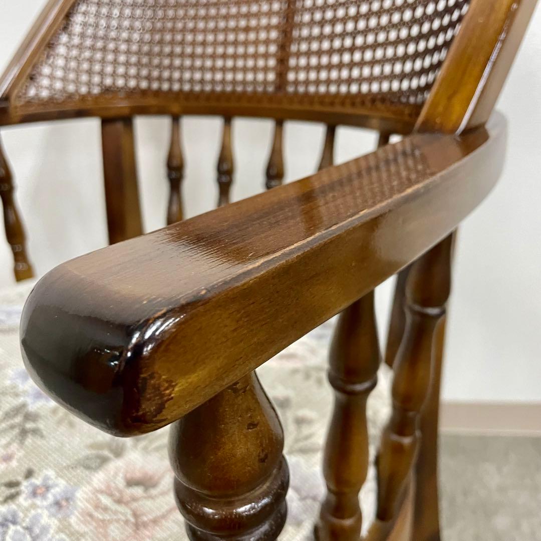 【カリモク】\"コロニアル\"CC3400 肘付食堂椅子 No.4