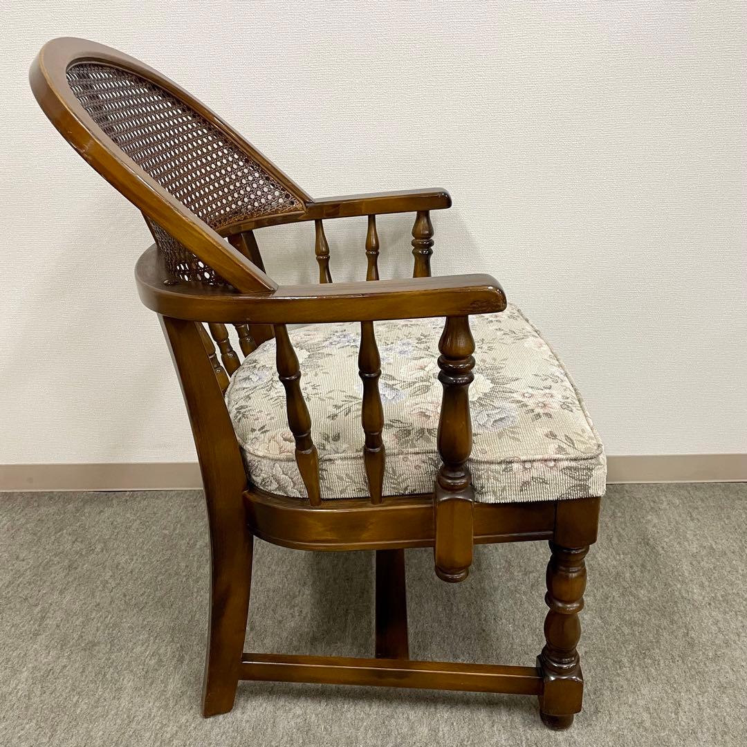 【カリモク】\"コロニアル\"CC3400 肘付食堂椅子 No.4