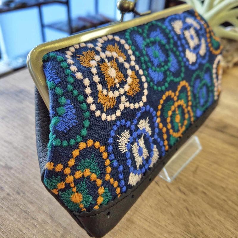 ミナペルホネン/本革　blemenブルーメン/がま口長財布薄型①