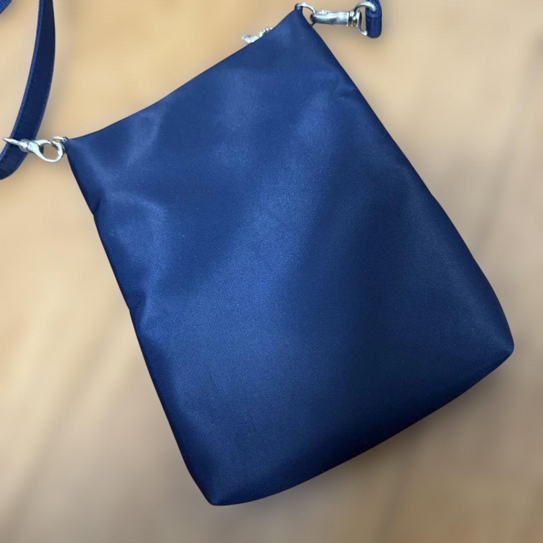 フェイラー　スマホショルダーバッグ