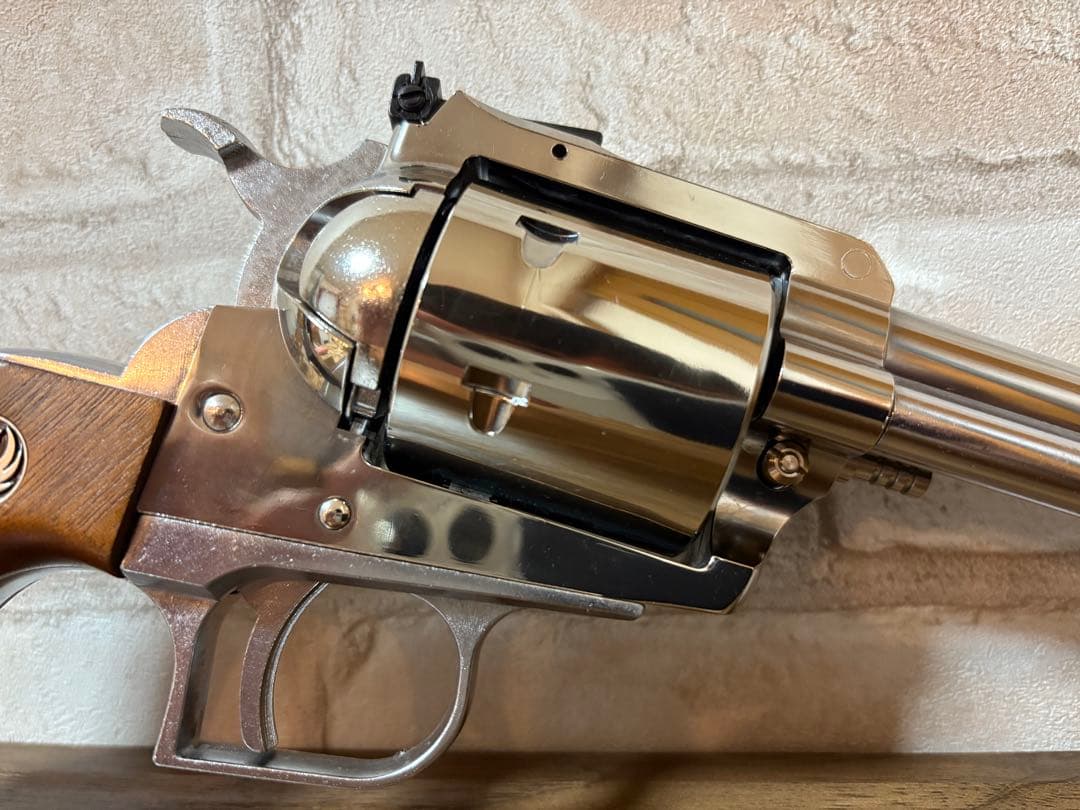 【簡易的な鏡面磨き処理済み】マルシンスーパーブラックホーク 木製グリップ