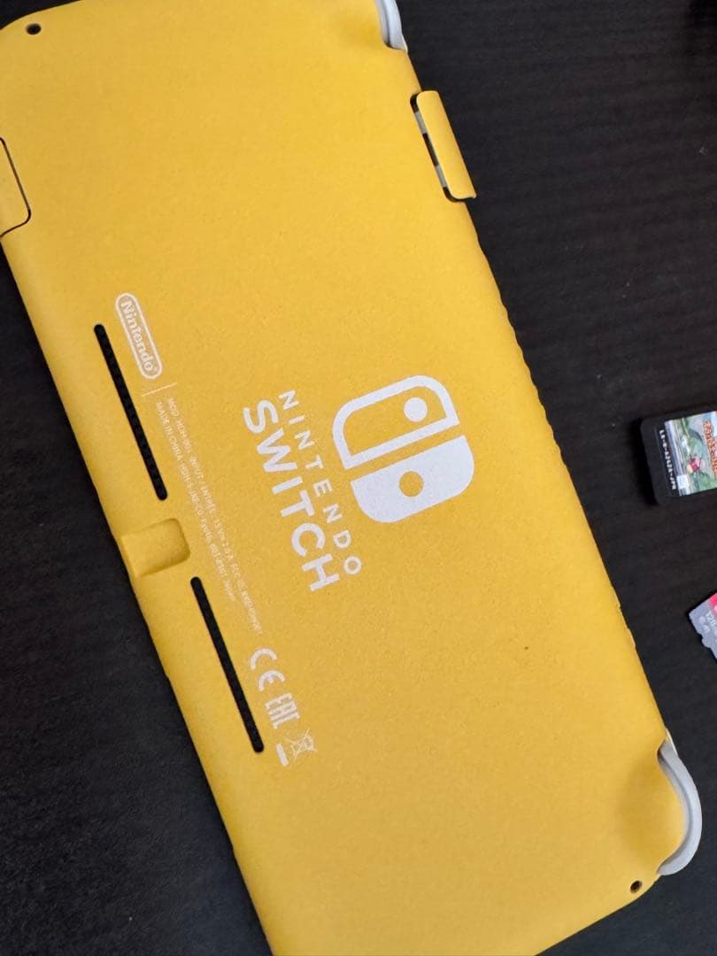 ロンジー　Switch Lite イエロー本体SDカードソフト