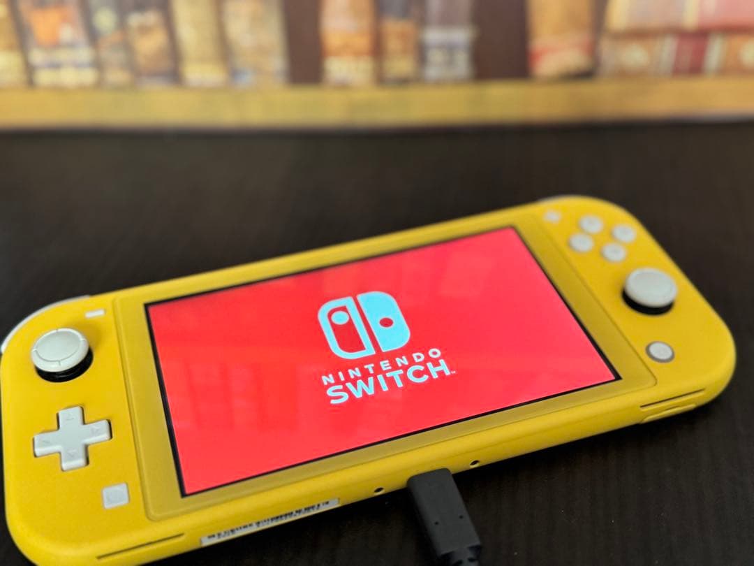 ロンジー　Switch Lite イエロー本体SDカードソフト