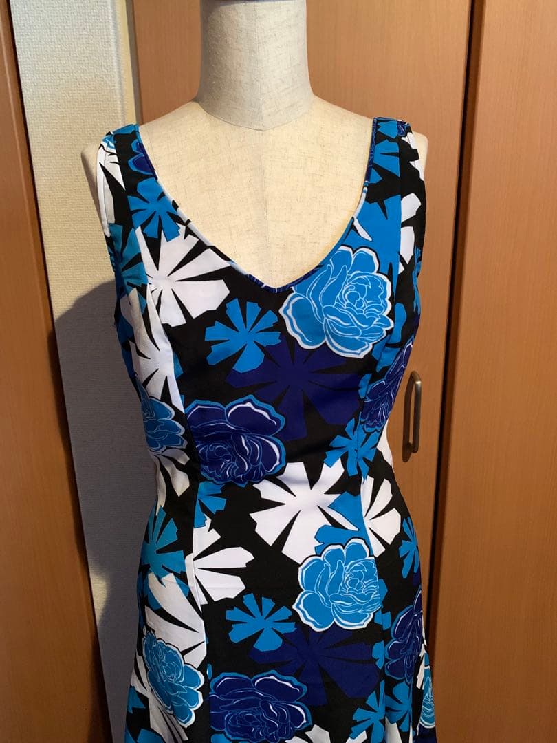 フラメンコ衣装　フラワープリント ノースリーブ ロングワンピース