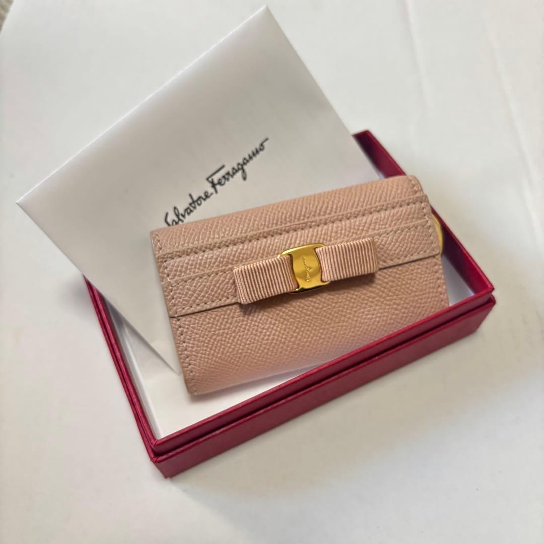 Salvatore Ferragamo ベージュ キーケース