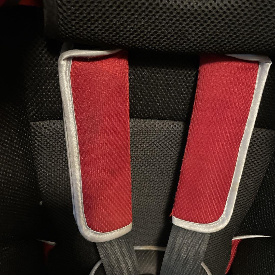 Aprica ジュニアシート 赤/黒 カップホルダー付き