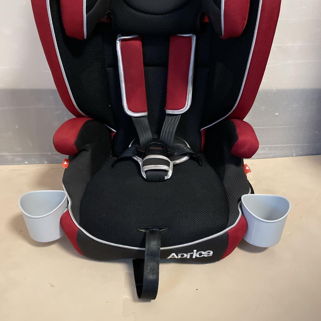 Aprica ジュニアシート 赤/黒 カップホルダー付き