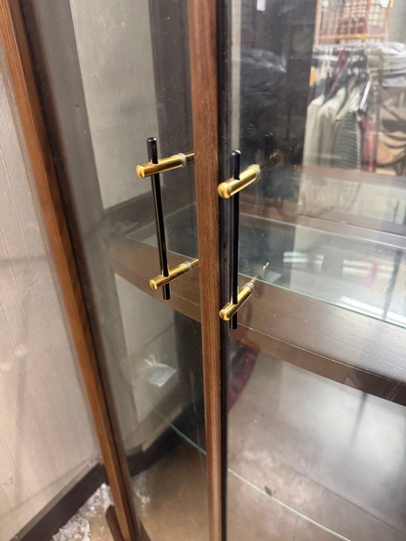 ファニテリアマキ　ダウンライト付　ガラス２枚扉キュリオケース　キャビネット