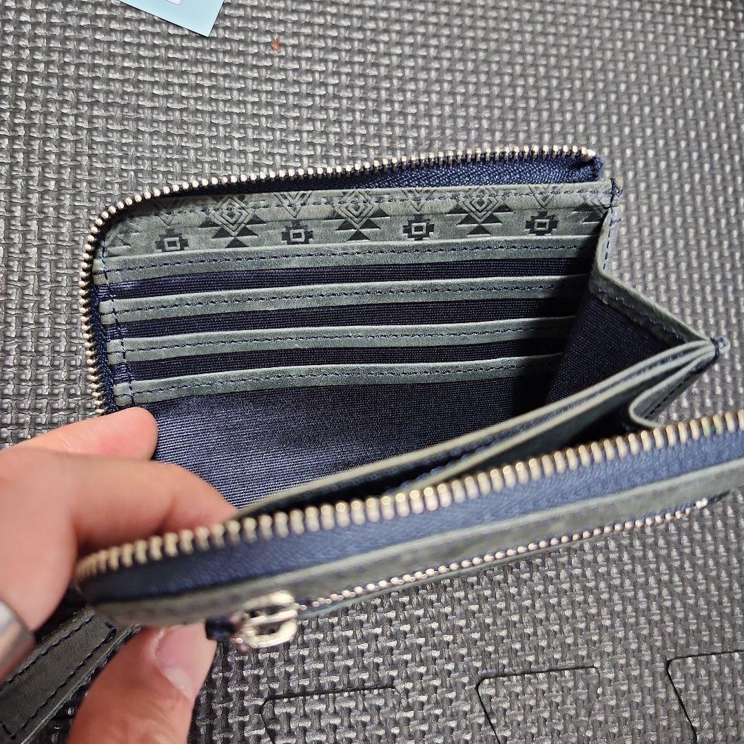 ゆるキャン リン イメージ本革ミドルウォレット ネイビー