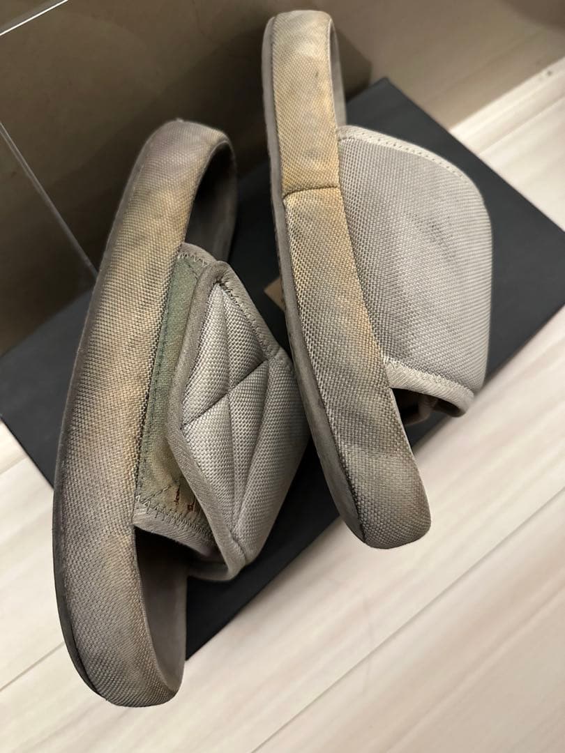 YEEZYSEASON6サンダルGRAPHITE NYLON SLIPPER43