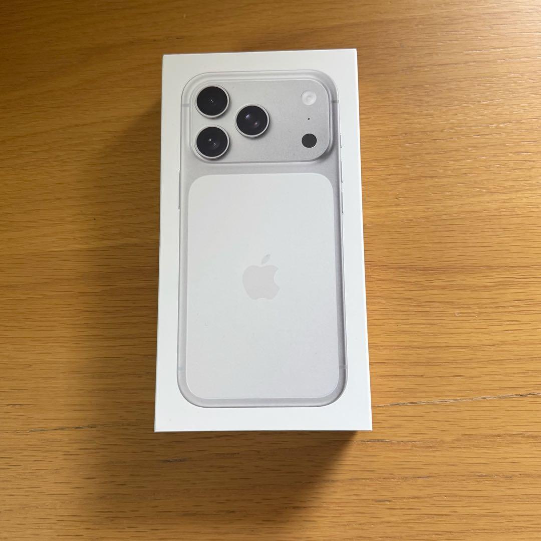 N*u様 【香港版】iPhone 17 Pro 256GB シルバー 新品・未開