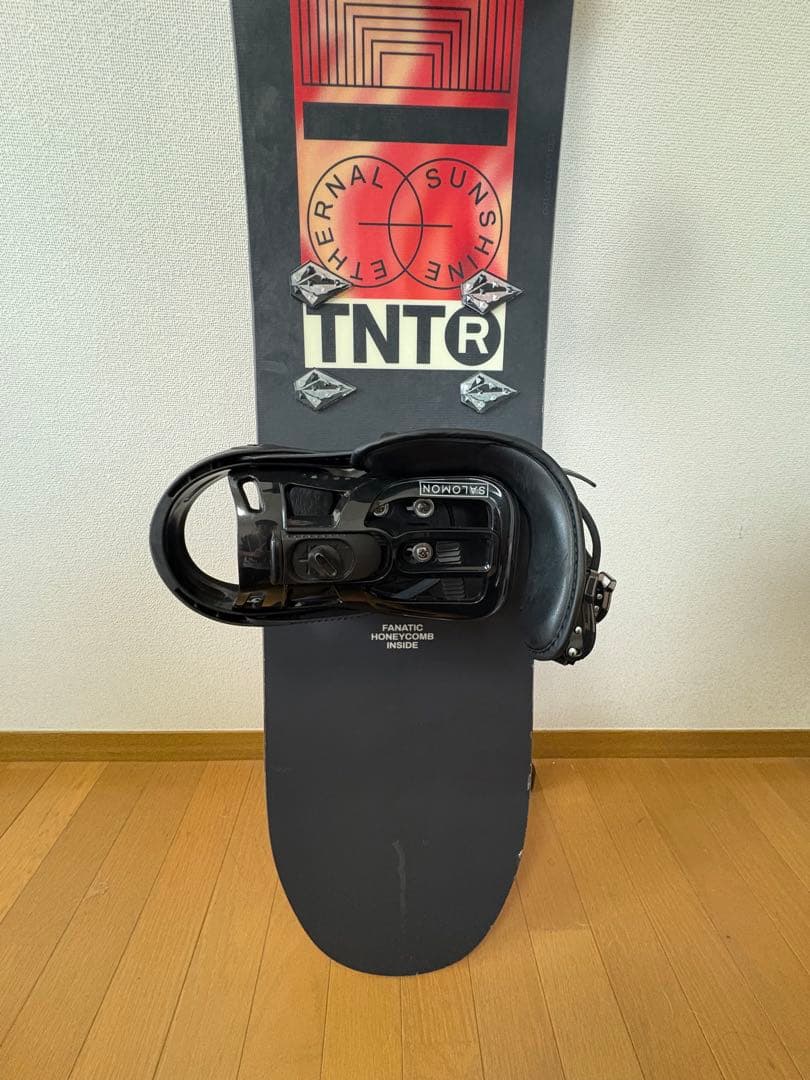 【FNTC】スノーボード ※ビンディング、滑り止め付き