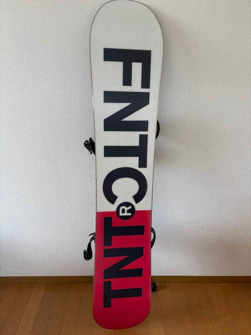【FNTC】スノーボード ※ビンディング、滑り止め付き